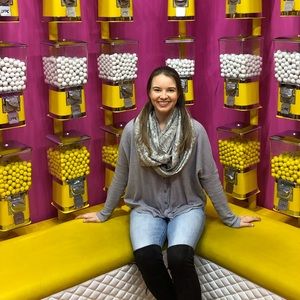 Meet your Posher, Jennifer